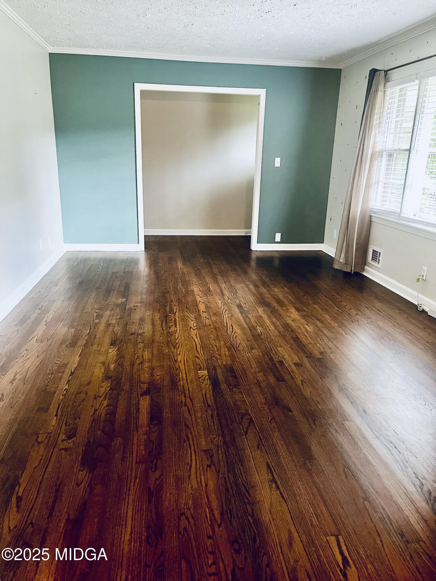 1246 Newport Road Macon, GA 31210 - Photo 10 of 25 Living room