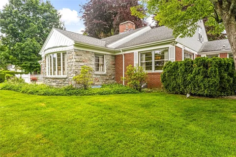 $1,275,000 | 133 Tupelo Hill Drive, Cranston, RI 02920