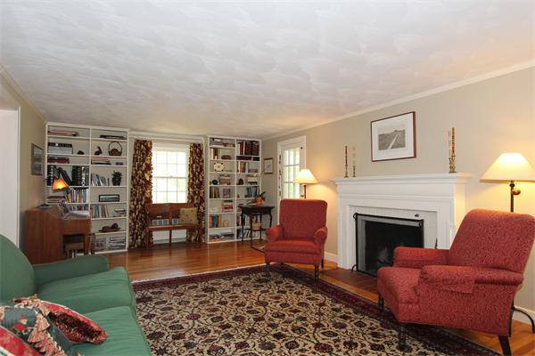 41 Sutton Road Needham, MA 02492 - Photo 3 of 18
