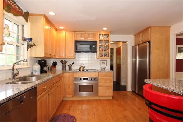 41 Sutton Road Needham, MA 02492 - Photo 8 of 18