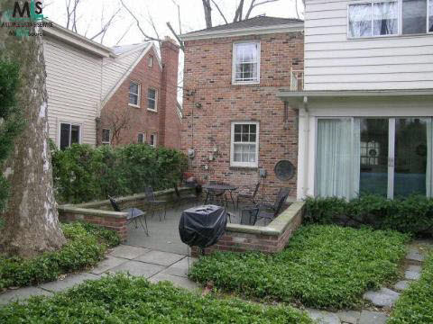 256 Kerby Road Grosse Pointe, MI 48236 - Photo 6 of 7 695035-5.JPG