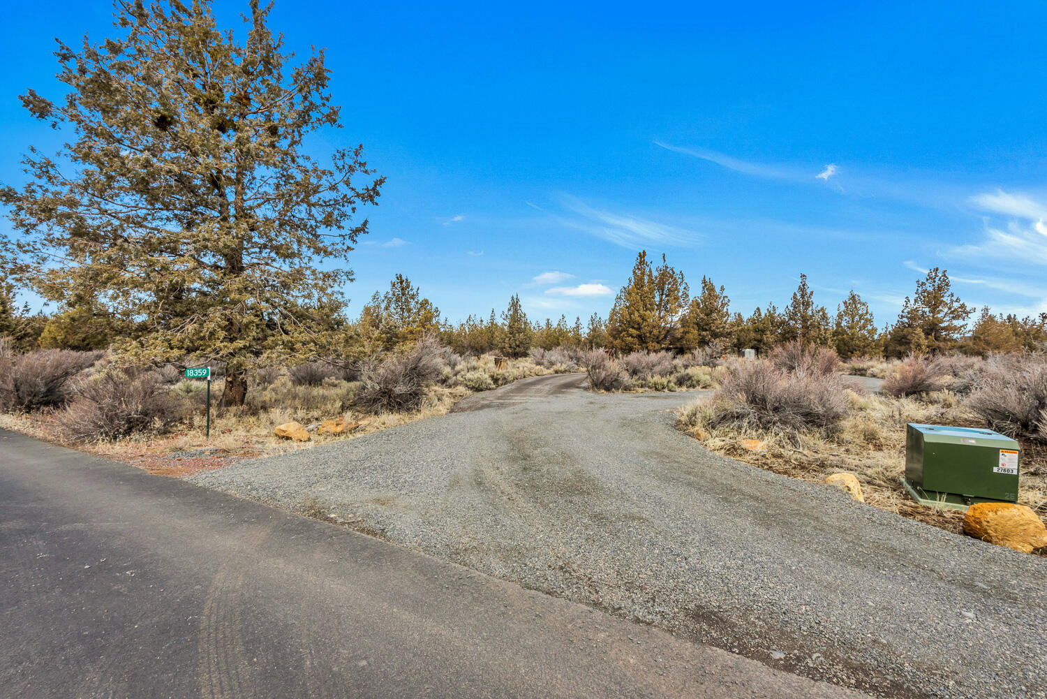 18359 Pinehurst Road Bend, OR 97703 - Photo 30 of 37 Driveway entrance from Private Road