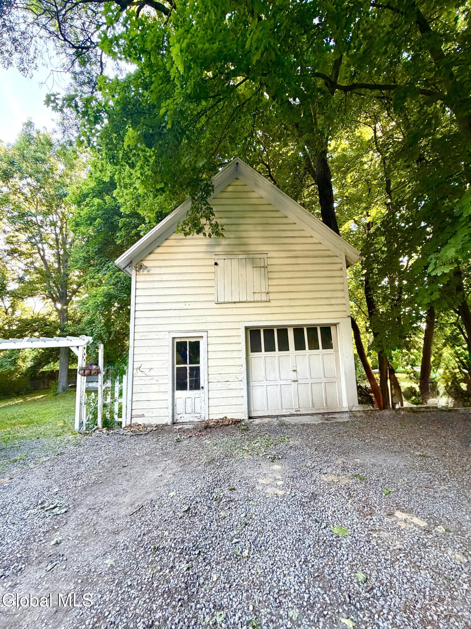 1403 River Road Bethlehem, NY 12158 - Photo 27 of 33 IMG_6384