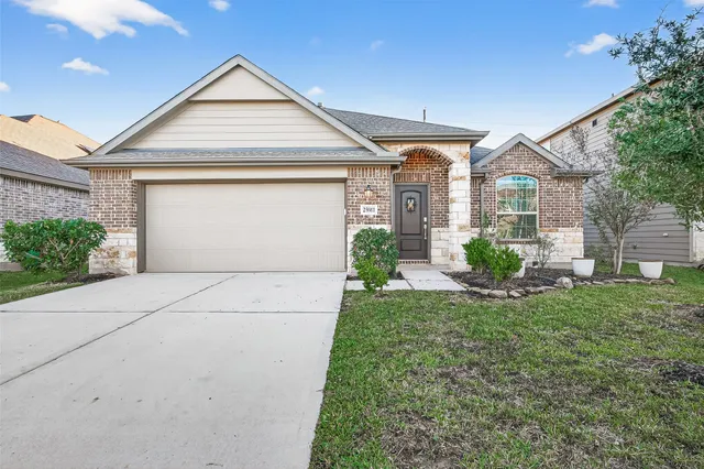 $2,200 | 25911 Rustical Road, Katy, TX 77493