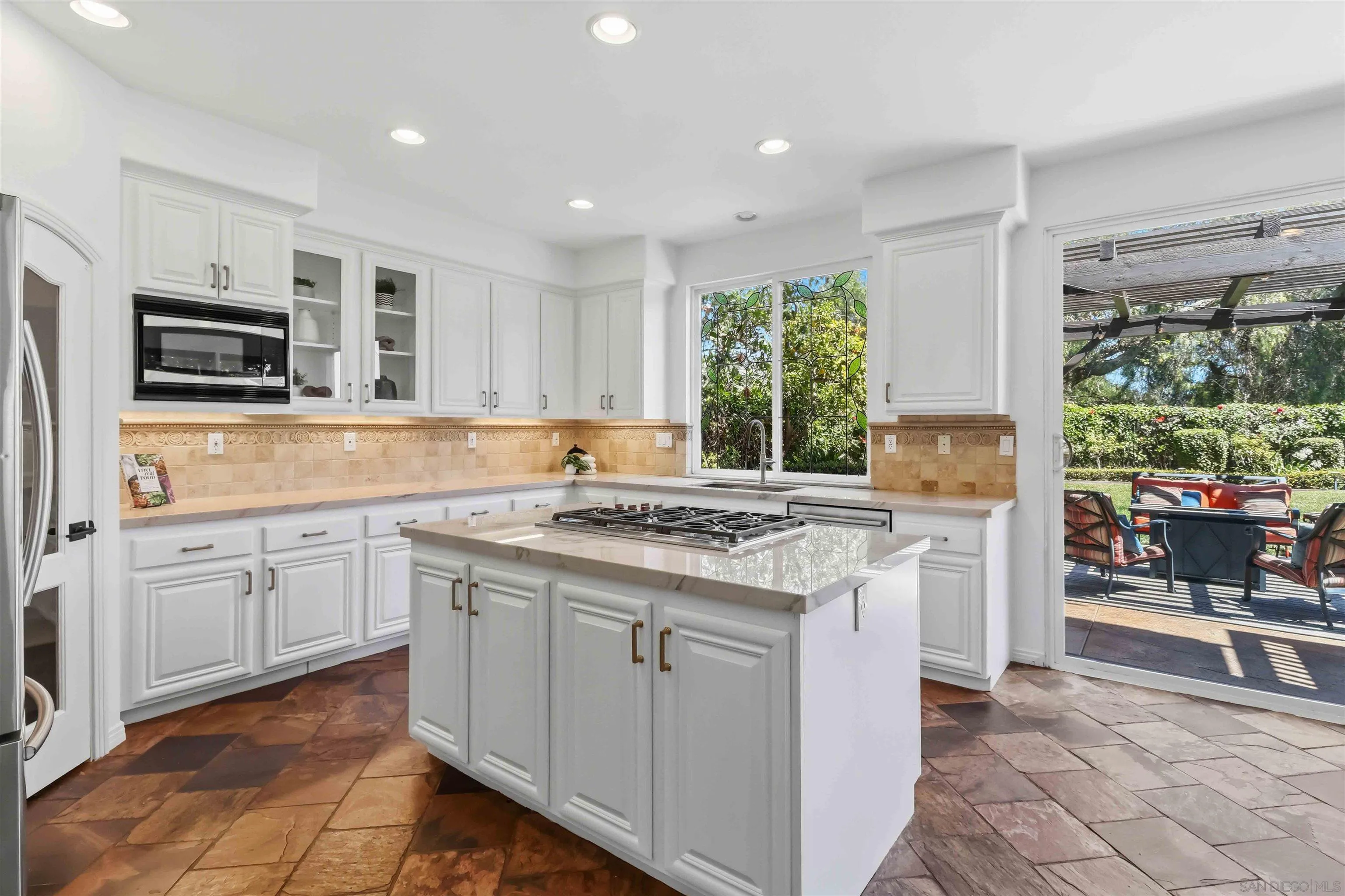 3255 Rancho Companero Carlsbad, CA 92009 - Photo 14 of 45
