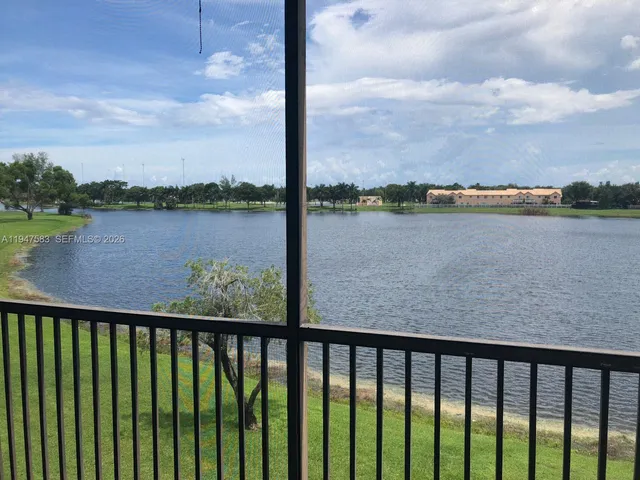 $2,100 | 8710 Sherman Circle North, Unit 304, Miramar, FL 33025