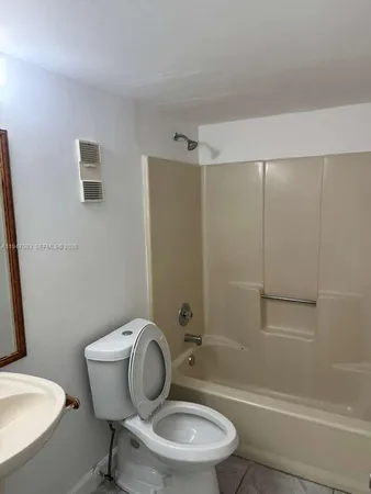 $1,995 | 8710 Sherman Circle North, Unit 304, Miramar, FL 33025