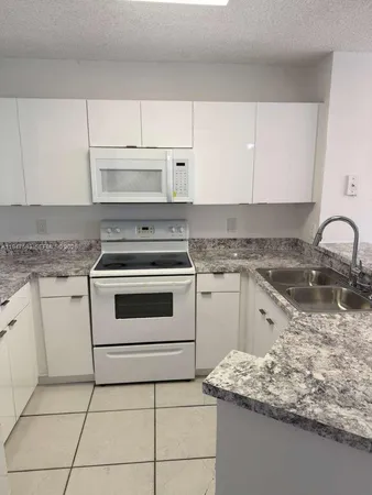 $1,995 | 8710 Sherman Circle North, Unit 304, Miramar, FL 33025