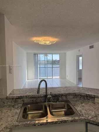 $1,995 | 8710 Sherman Circle North, Unit 304, Miramar, FL 33025