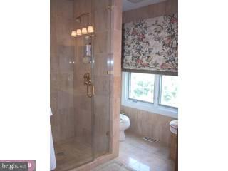 3 Burdock Close Road Newark, DE 19711 - Photo 4 of 6 a bathroom with a toilet