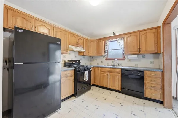 $435,000 | 7 Brookview Court, Westerly, RI 02891