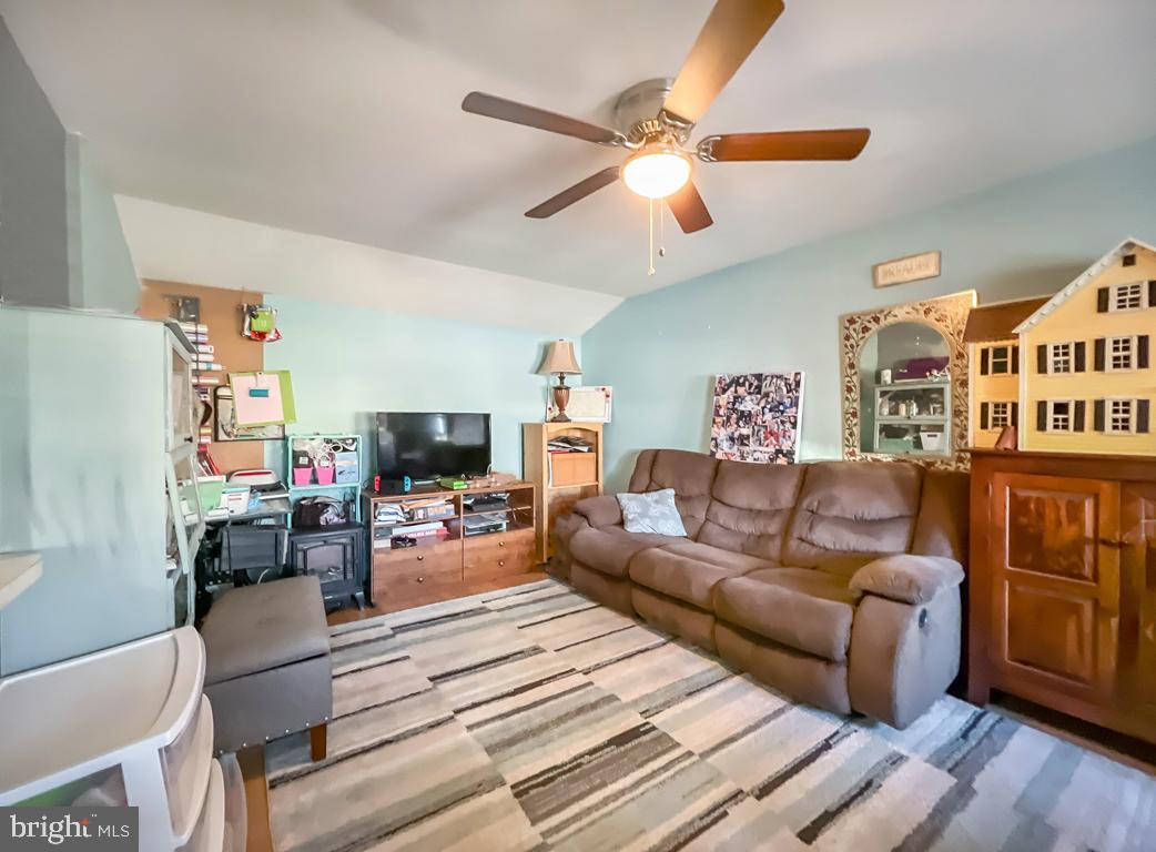 406 Chelsea Road Fairless Hills, PA 19030 - Photo 16 of 28 Gallery Image 16