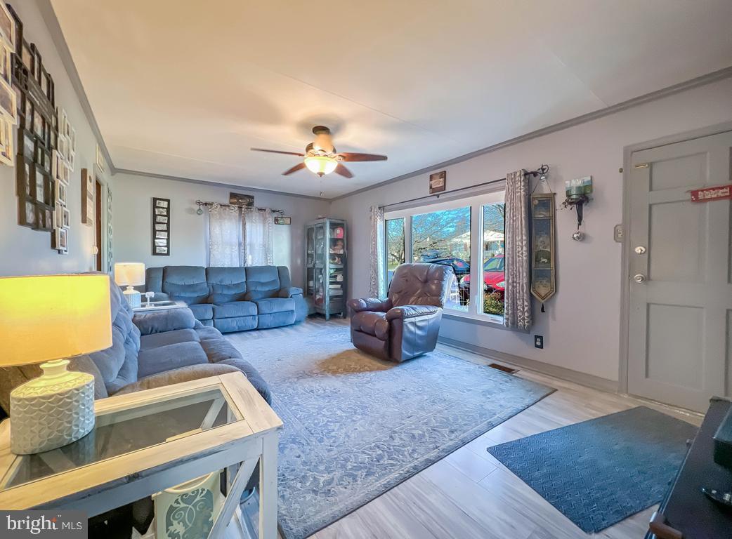 406 Chelsea Road Fairless Hills, PA 19030 - Photo 4 of 28 Gallery Image 4