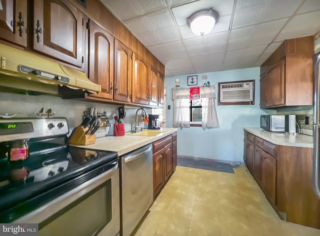 406 Chelsea Road Fairless Hills, PA 19030 - Photo 9 of 28 Gallery Image 9
