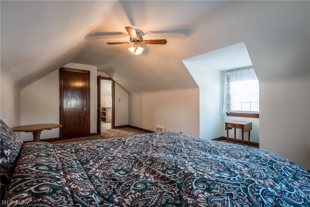 4328 7th Street Northwest Canton, OH 44708 - Photo 15 of 21 Opposing view in bedroom 3