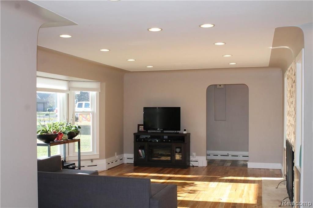 29204 Utley Road Farmington Hills, MI 48334 - Photo 19 of 52
