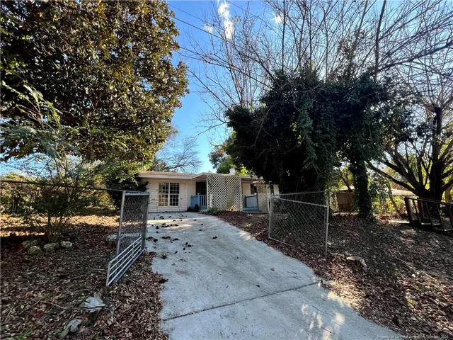 a view of house with a outdoor space