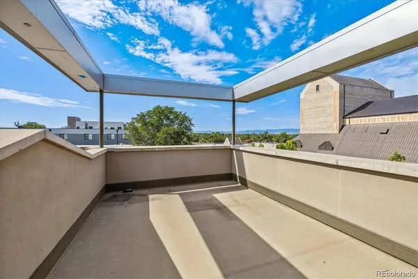 a view of a bathtub in an empty room