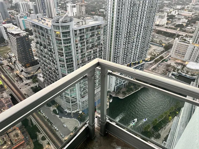 $4,800 | 92 Southwest 3rd Street, Unit 4804, Miami, FL 33130