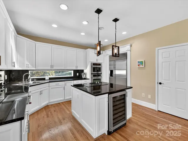 $1,250,000 | 21300 Carina Lane, Cornelius, NC 28031