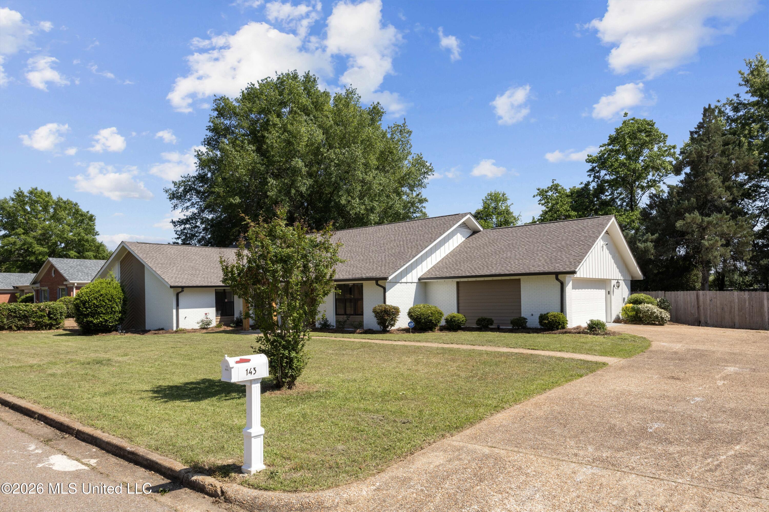 143 Rolling Meadows Drive Jackson, MS 39211 - Photo 1 of 42 EOSR9443