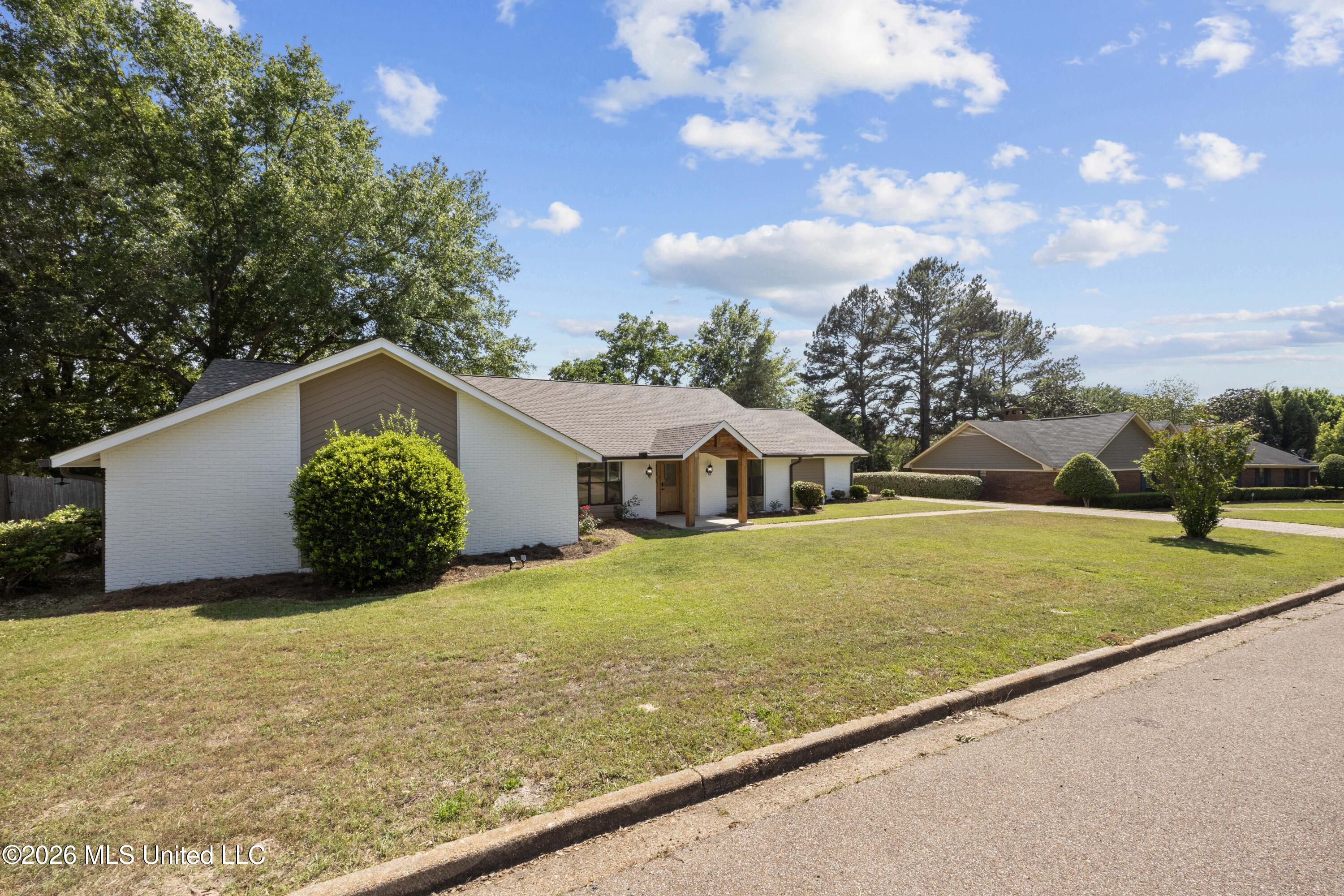 143 Rolling Meadows Drive Jackson, MS 39211 - Photo 3 of 42 EOSR9447
