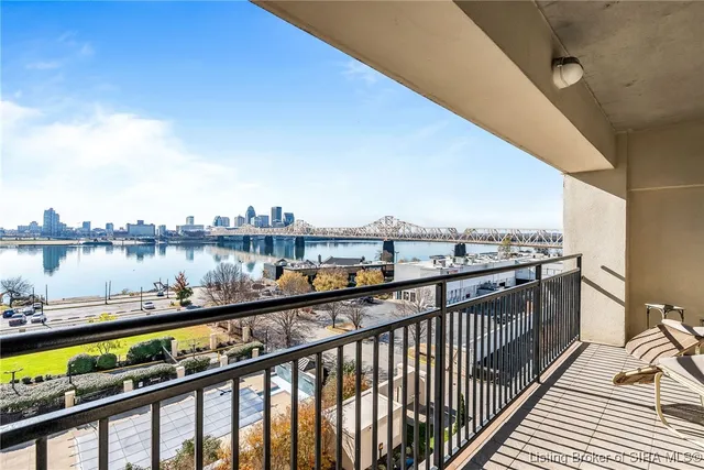 $650,000 | 1 Riverpointe Plaza, Unit 603 #604, Jeffersonville, IN 47130