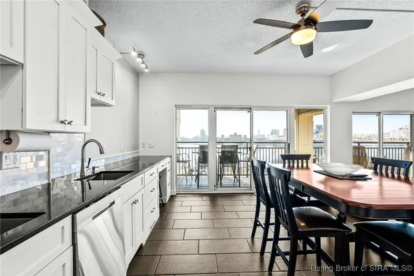 $650,000 | 1 Riverpointe Plaza, Unit 603 #604, Jeffersonville, IN 47130