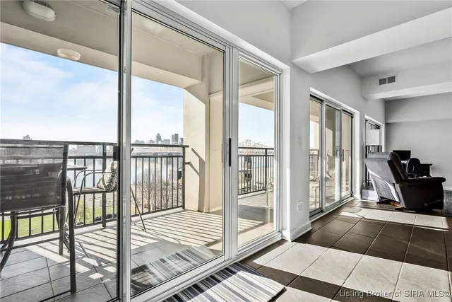 $650,000 | 1 Riverpointe Plaza, Unit 603 #604, Jeffersonville, IN 47130