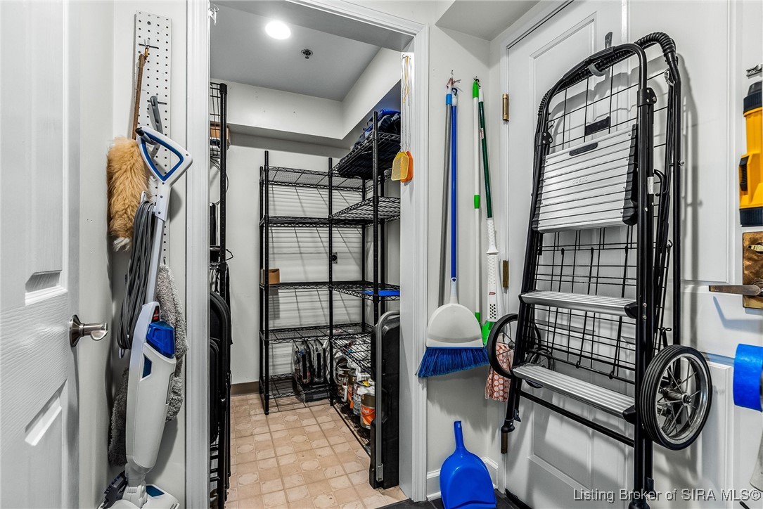 1 Riverpointe Plaza, Unit 603 #604 Jeffersonville, IN 47130 - Photo 29 of 55