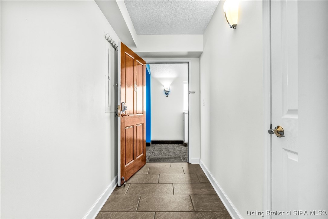 1 Riverpointe Plaza, Unit 603 #604 Jeffersonville, IN 47130 - Photo 3 of 55