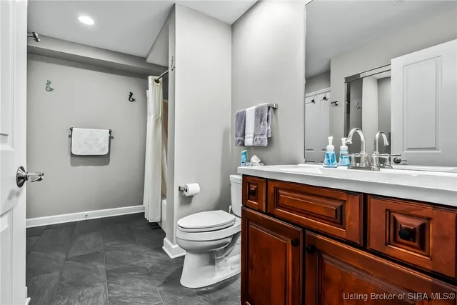 $650,000 | 1 Riverpointe Plaza, Unit 603 #604, Jeffersonville, IN 47130