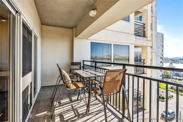 $650,000 | 1 Riverpointe Plaza, Unit 603 #604, Jeffersonville, IN 47130