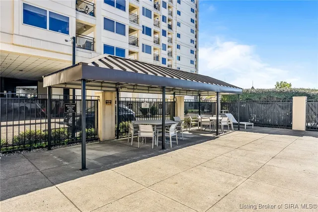 $650,000 | 1 Riverpointe Plaza, Unit 603 #604, Jeffersonville, IN 47130