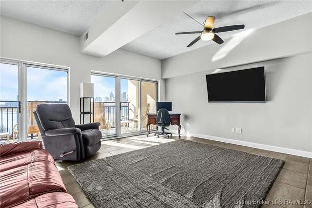 $650,000 | 1 Riverpointe Plaza, Unit 603 #604, Jeffersonville, IN 47130