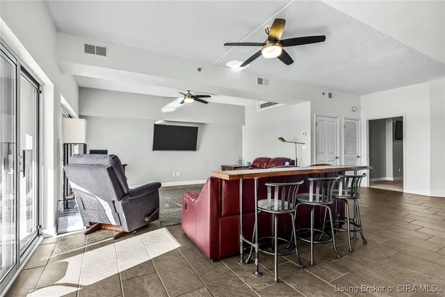 $650,000 | 1 Riverpointe Plaza, Unit 603 #604, Jeffersonville, IN 47130