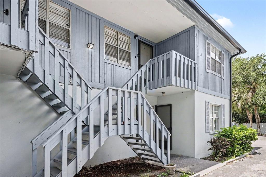 9208 North Connechusett Road, Unit D Tampa, FL 33617 - Photo 2 of 28