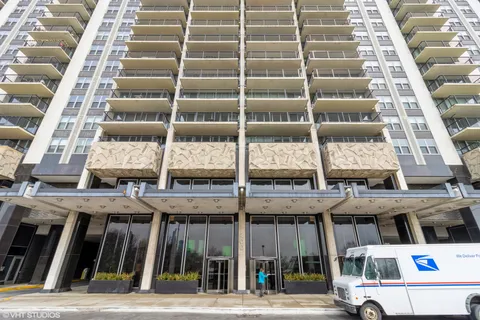 $2,200 | 400 East Randolph Street, Unit 1516, Chicago, IL 60601