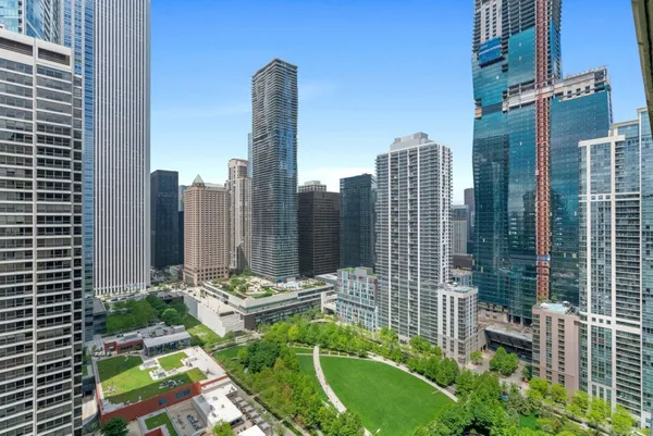 $2,200 | 400 East Randolph Street, Unit 1516, Chicago, IL 60601