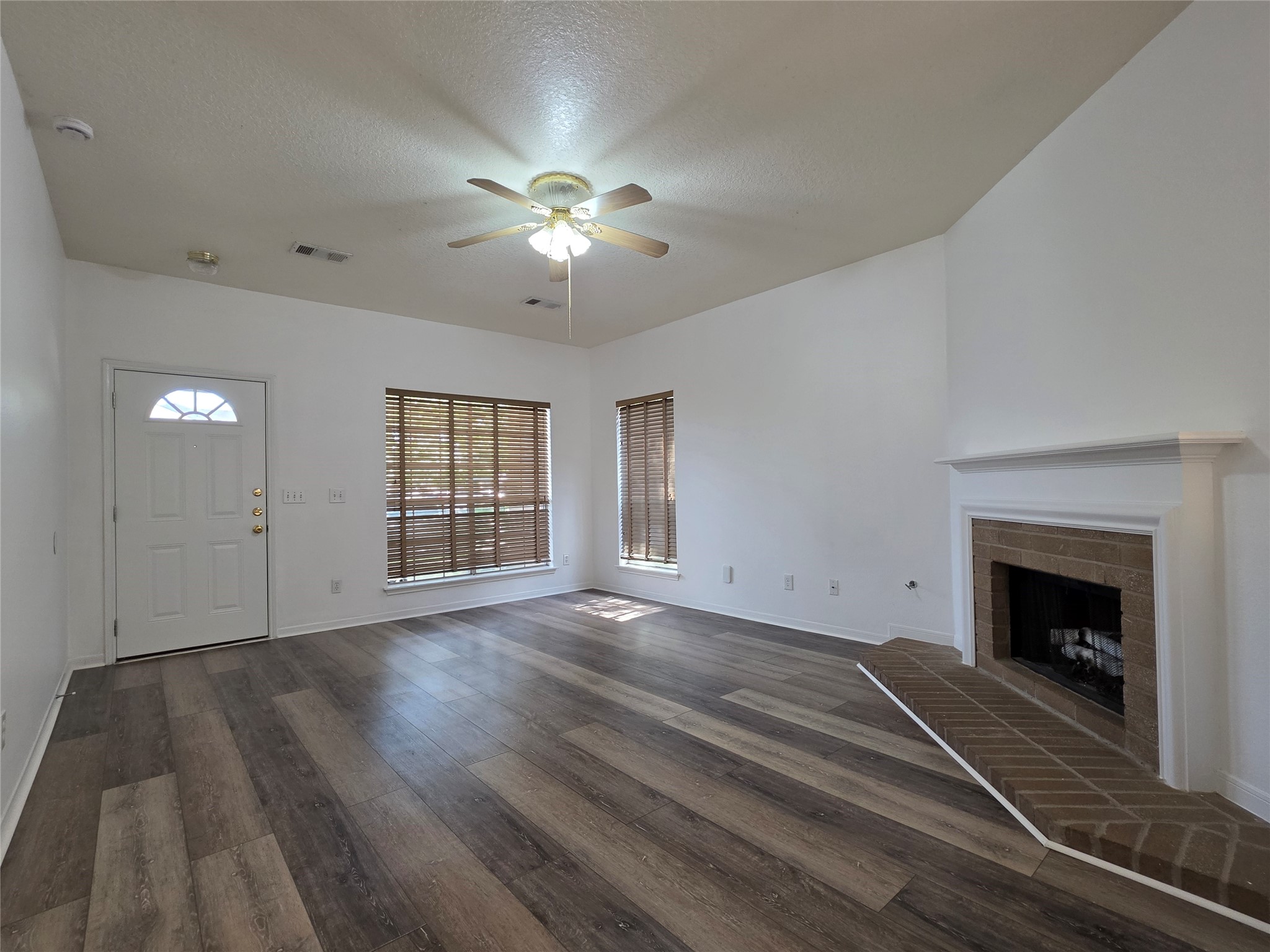 20018 Coyote Ridge Lane Katy, TX 77449 - Photo 2 of 13 Living Room