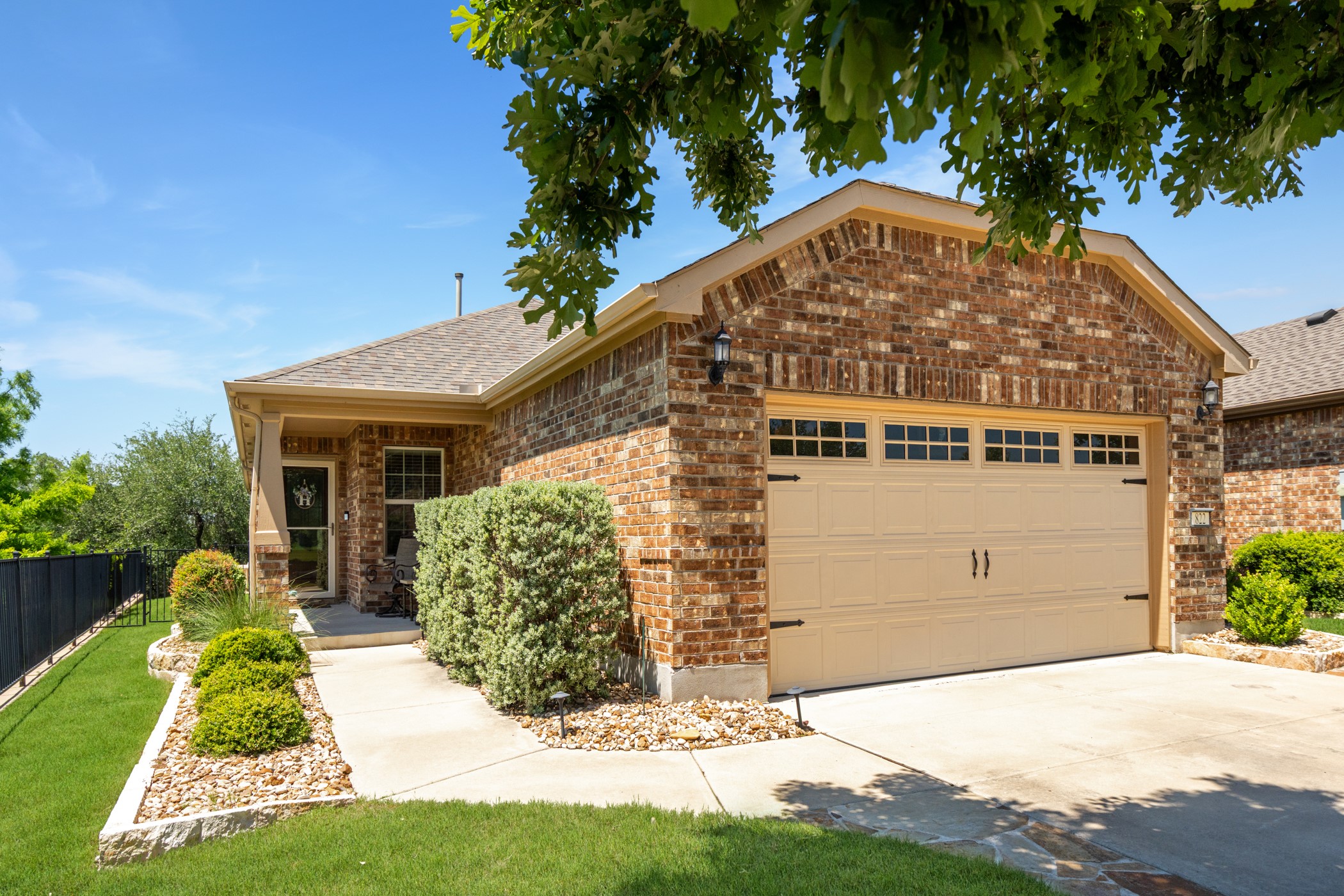 822 Hamilton Lane Georgetown, TX 78633 - Photo 2 of 33