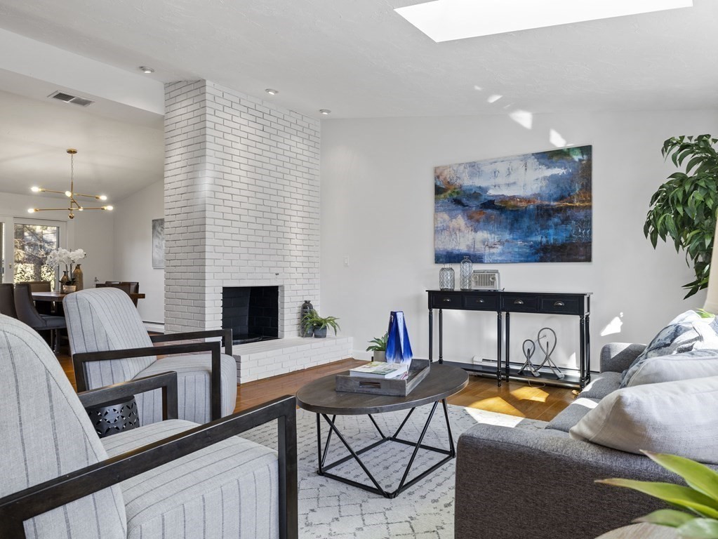 7 Asheville Road Brookline, MA 02467 - Photo 3 of 22