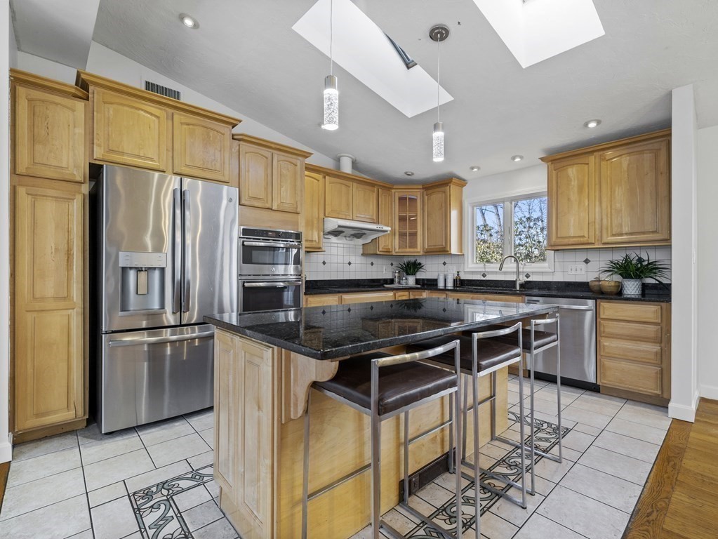 7 Asheville Road Brookline, MA 02467 - Photo 4 of 22