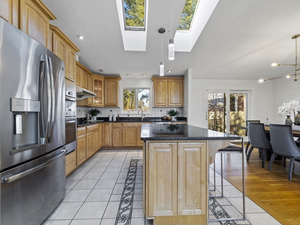 7 Asheville Road Brookline, MA 02467 - Photo 5 of 22