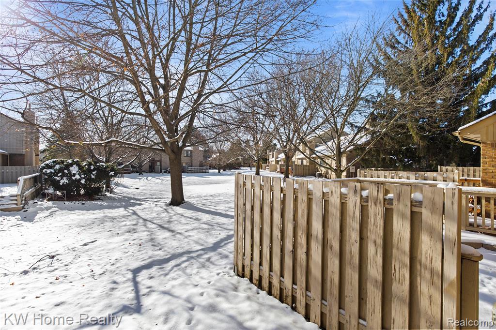 515 Tennyson Rochester Hills, MI 48307 - Photo 4 of 28 Gallery Image 4