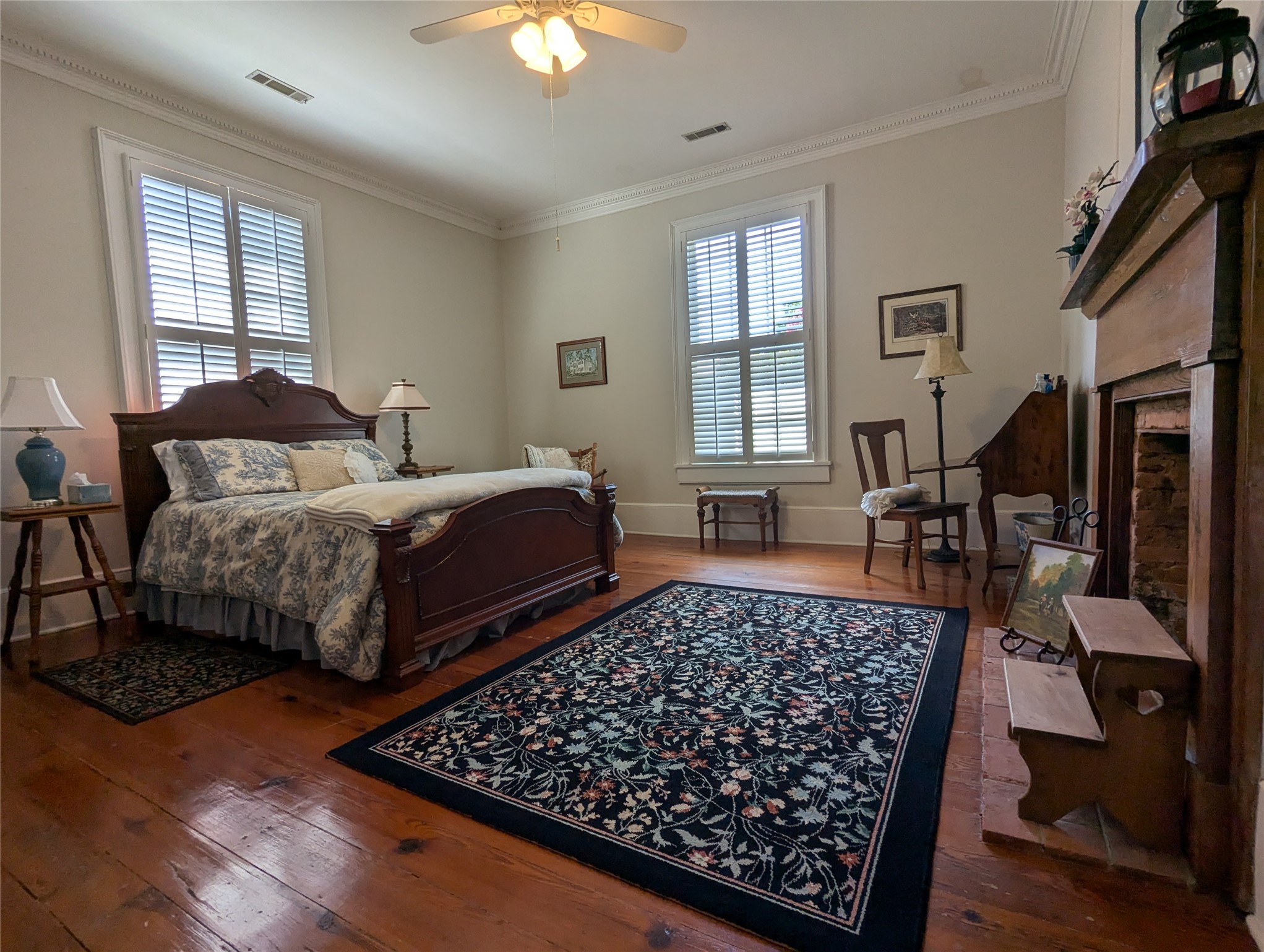 414 Spring Street Washington, GA 30673 - Photo 20 of 42 a living room with furniture rug and window