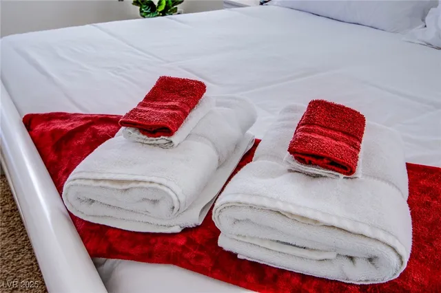 $2,300 | 29 Blue Sunrise Avenue, North Las Vegas, NV 89031