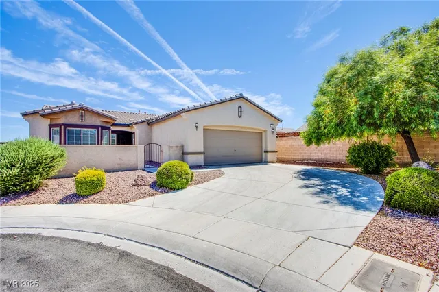 $2,300 | 29 Blue Sunrise Avenue, North Las Vegas, NV 89031