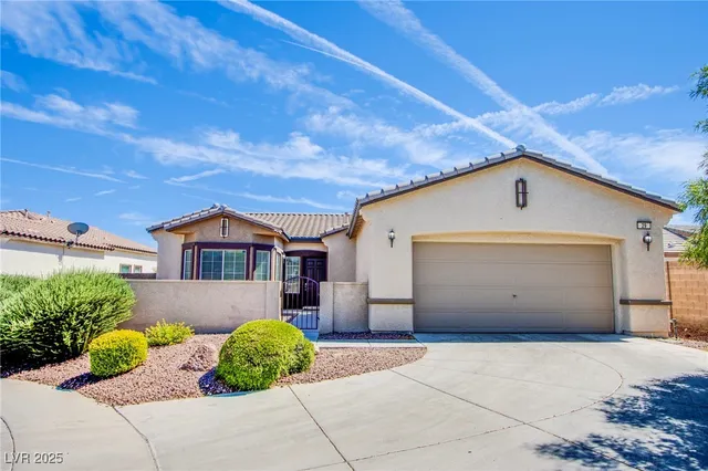$2,300 | 29 Blue Sunrise Avenue, North Las Vegas, NV 89031