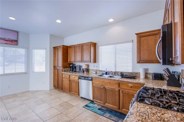 $2,300 | 29 Blue Sunrise Avenue, North Las Vegas, NV 89031
